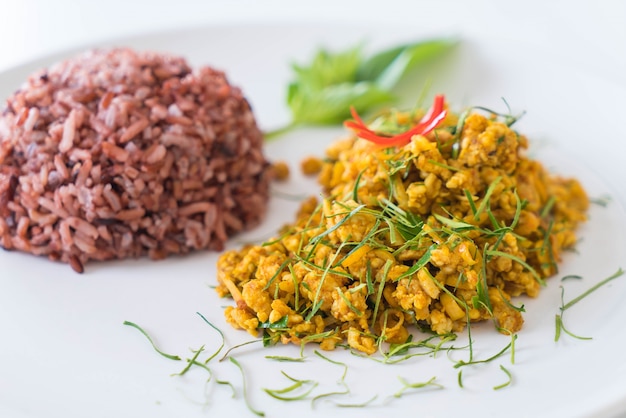 Free Photo stir fried minced pork with hot yellow curry