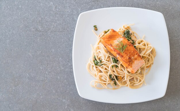 stir-fried spicy spaghetti with salmon