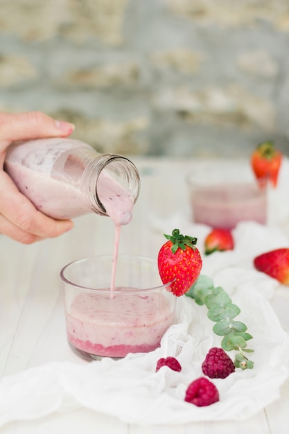 Free photo strawberry smoothie