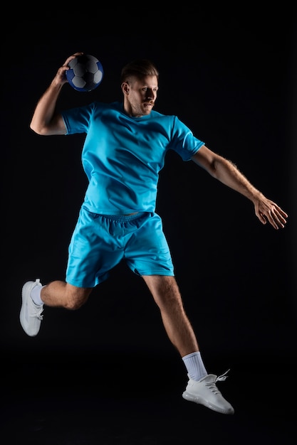 Free photo studio portrait  of handball player