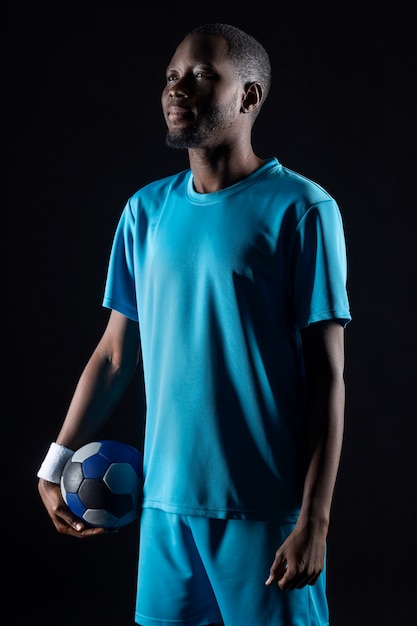 Free photo studio portrait  of handball player