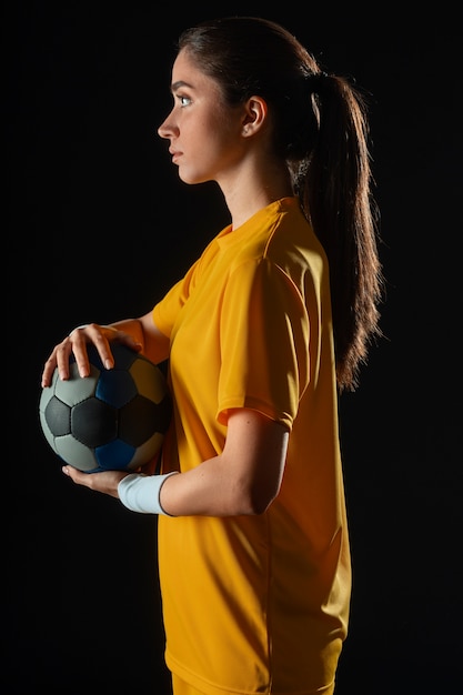 Free photo studio portrait  of handball player