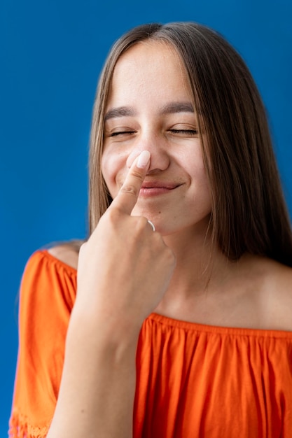 Free Photo studio portrait of teenager