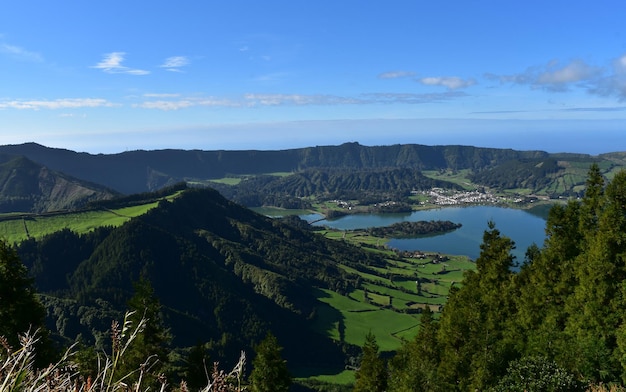 Free photo stunning scenic landscape of sete cidades in portugal