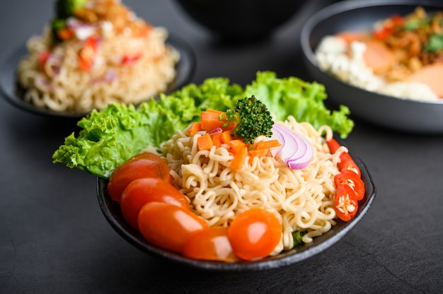 Free photo the style still life with noodles in the bowl