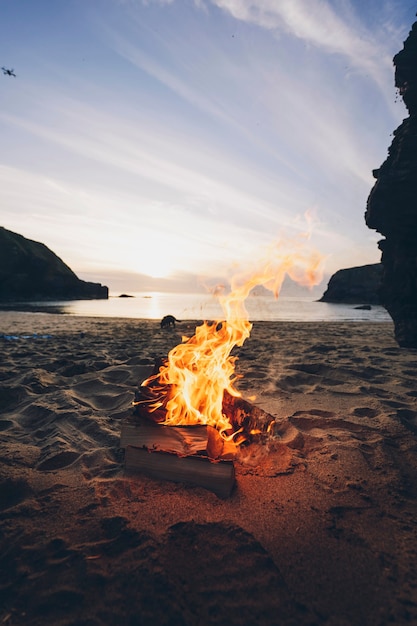 Free Photo summer bonfire by the beach in wales