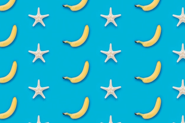 Free photo summer pattern with bananas