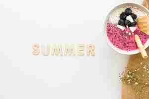 Free photo summer smoothie in bowl