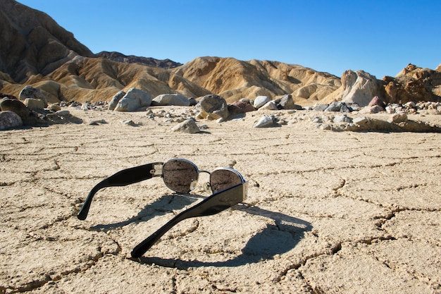 Free photo sunglasses in the desert, death valley national park california