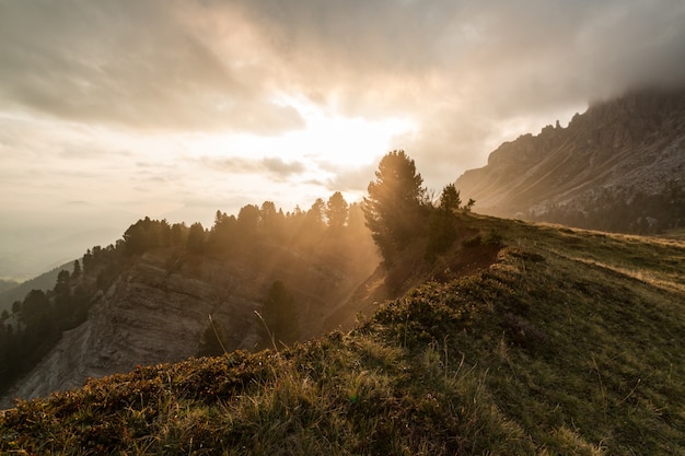 Free photo sunrise above mountain