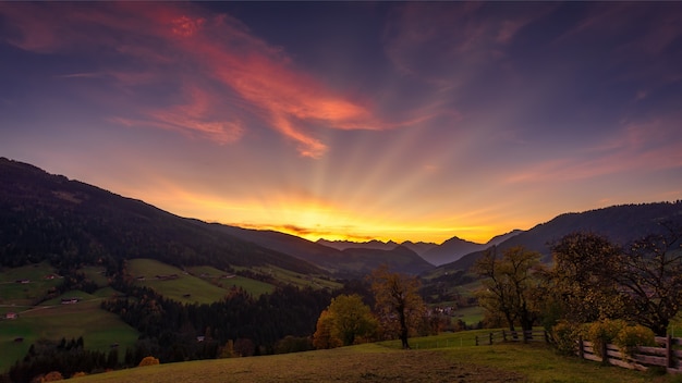 Free Photo sunset at the mountains