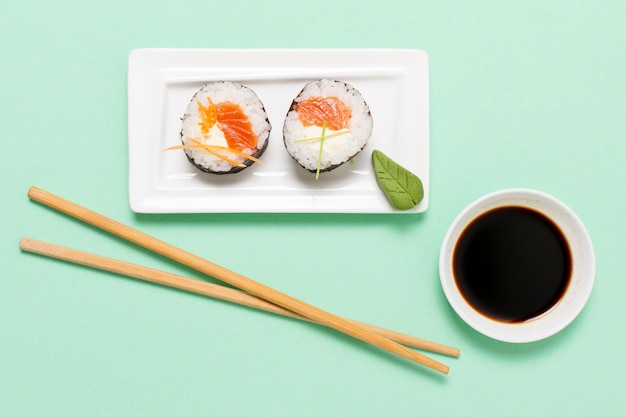 Free photo sushi rolls on plate