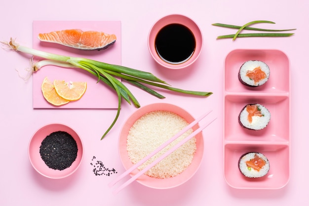 Free photo sushi rolls served with soya souce