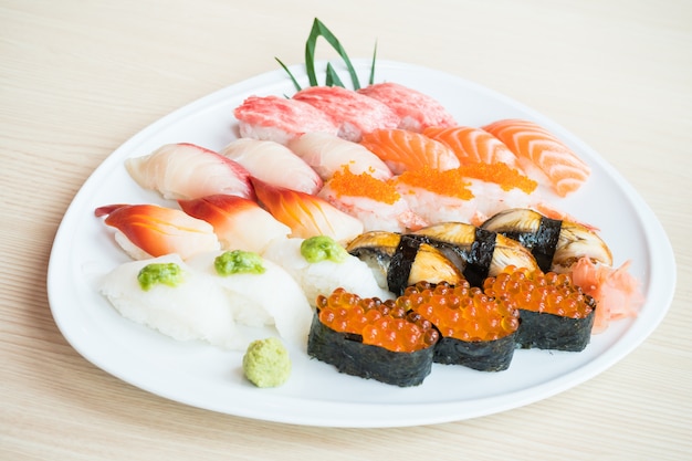 Free Photo sushi in white plate