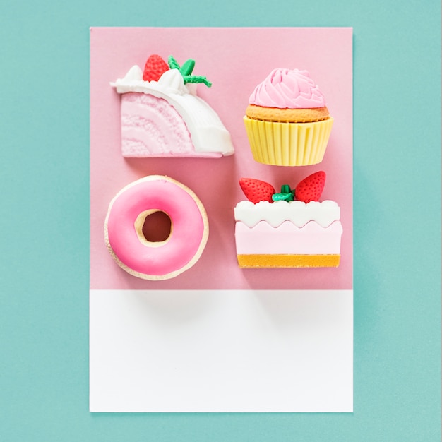 Free Photo sweet desserts on a colorful card