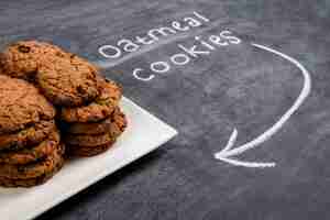 Free photo sweet oatmeal cookies  in plate