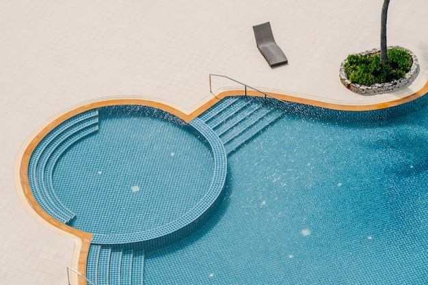 Free photo swimming pool top view