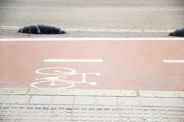 Free Photo symbol to indicate the road for bicycle