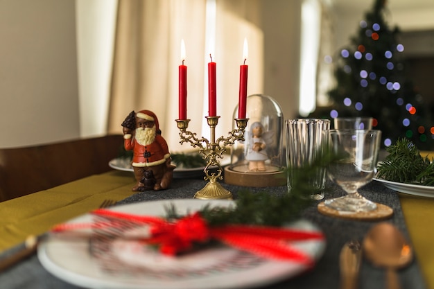 Table decorated for Christmas 