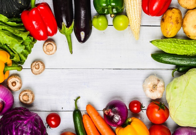 Free photo table with vegetables