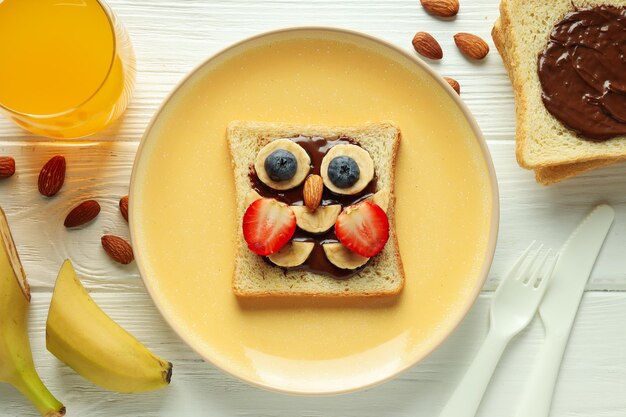 Free photo tasty breakfast or lunch for kid toast food that the child can take with him