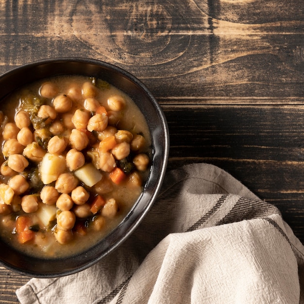 Free photo tasty british bean stew in bowls