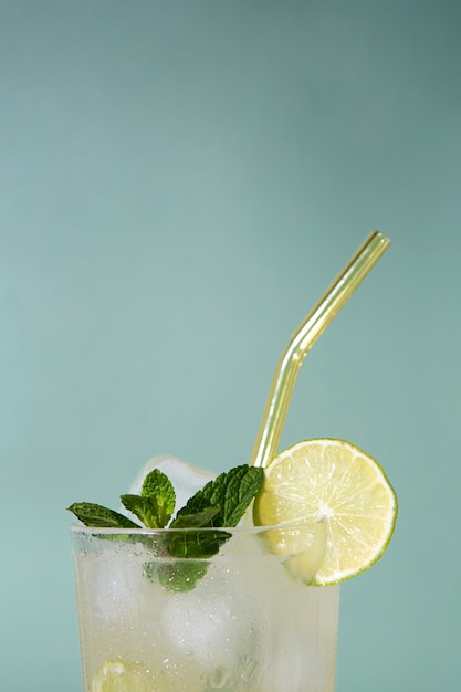 Free Photo tasty caipirinha cocktail with mint