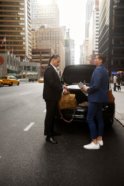 Free photo taxi driver getting ready for customer