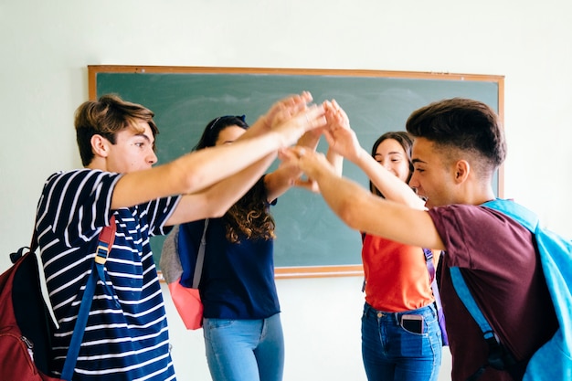 Free photo teamwork concept in classroom