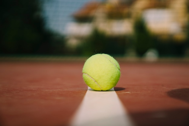 Free photo tennis ball on marking