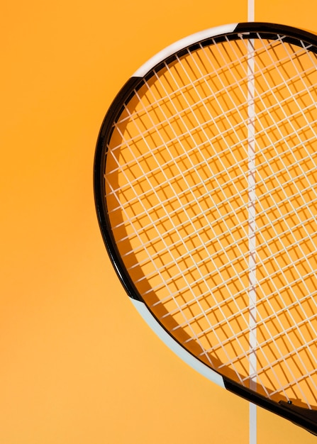 Free photo tennis racket minimal still life