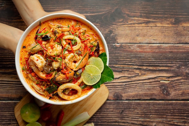 Free photo thai food; tom yum kung or river prawn spicy soup