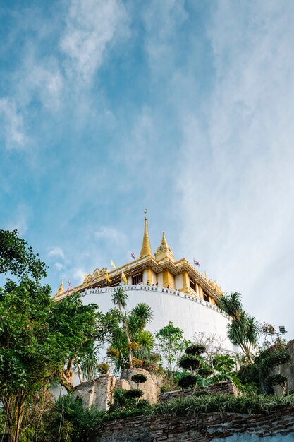 thai gold mountain temple