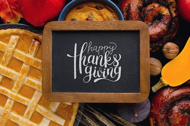 Free photo thanksgiving banner with pie