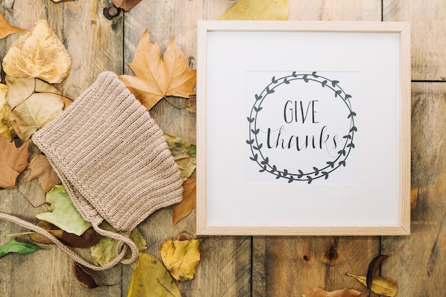 Free Photo thanksgiving concept with frame and leaves