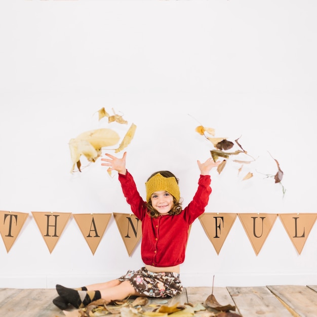 Free photo thanksgiving concept with happy kid