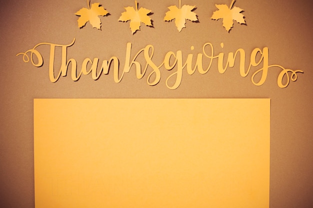 Free Photo thanksgiving lettering on brown background