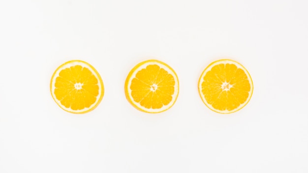 Free photo three orange slices