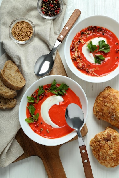 Free photo tomato soup concept of healthy food healthy nutrition