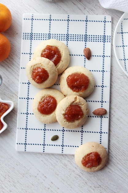 Free photo top  cookies with jam