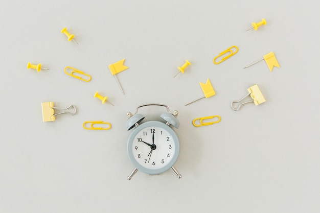 Free Photo top view alarm clock on the table