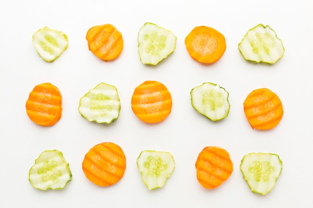 Free photo top view arrangement of vegetables