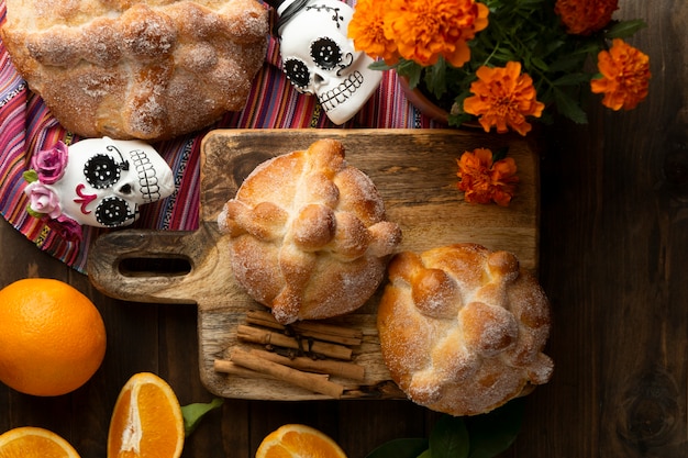 Top view of baked pan de muerto