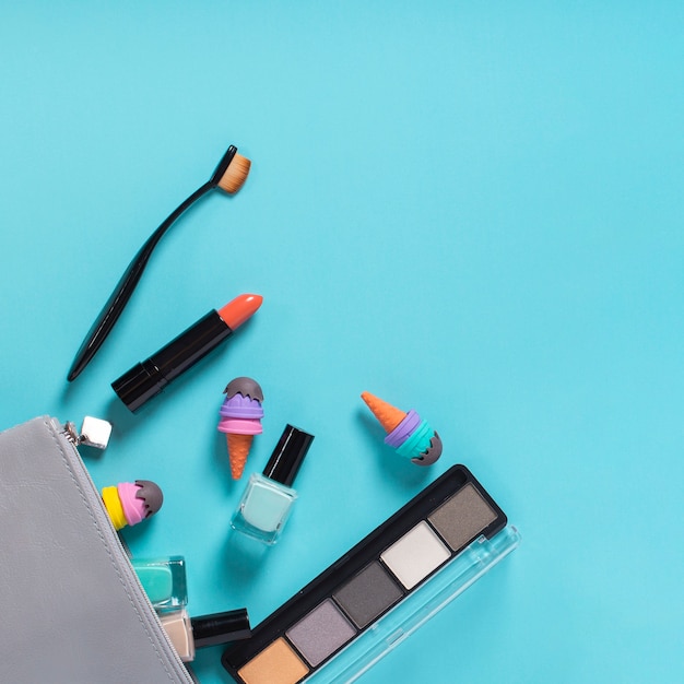 Free photo top view of cosmetics on blue background