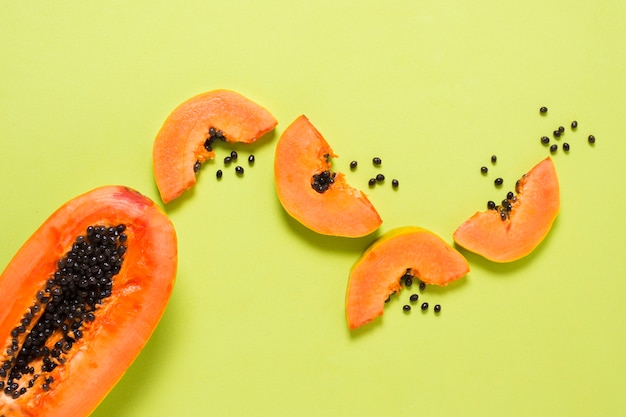 Free Photo top view delicious papaya on the table