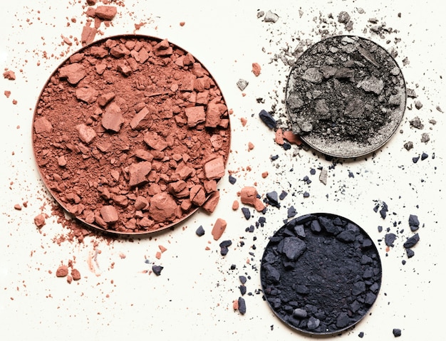 Free photo top view eyeshadows for make up