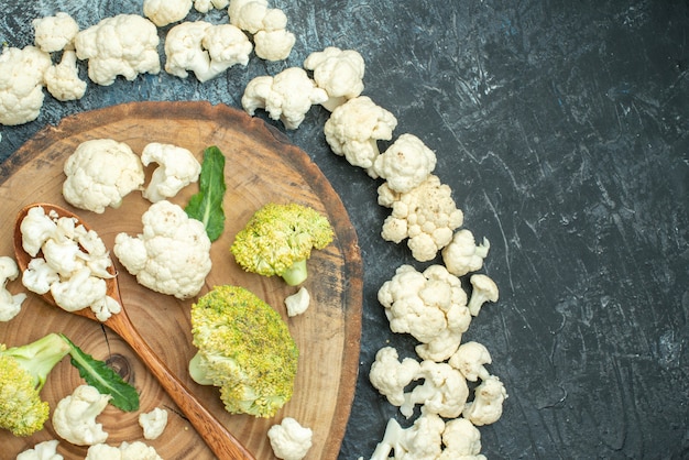 Free Photo top view fresh sliced cauliflower on light-grey table