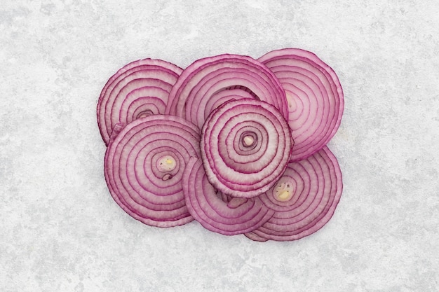 Free Photo top view freshly sliced onions on the table