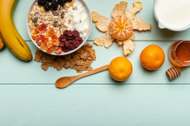 Free photo top view healthy breakfast on table