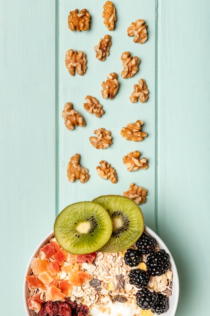 Free photo top view healthy breakfast on table